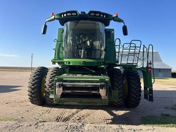 Image of John Deere S670 equipment image 1