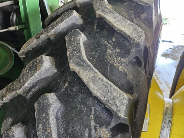 Image of John Deere S670 equipment image 3