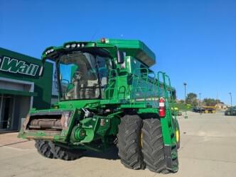 Image of John Deere S670 equipment image 1