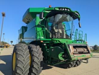 Image of John Deere S670 Primary image