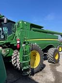 2016 John Deere S670 Image