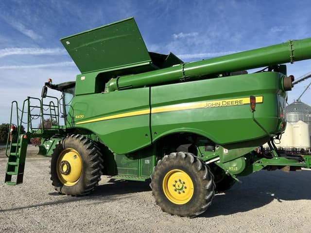 Image of John Deere S670 equipment image 4