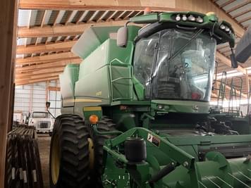 Main image John Deere S670