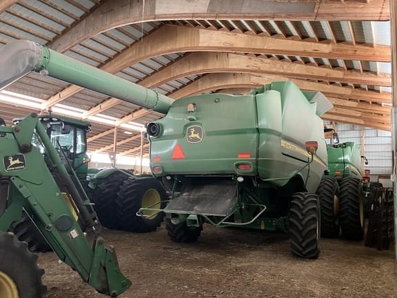 Image of John Deere S670 equipment image 2