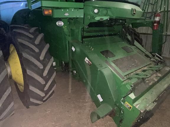 Image of John Deere S670 equipment image 1