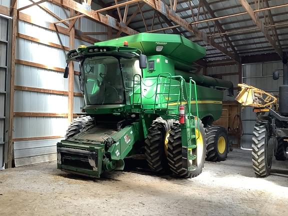 Image of John Deere S670 equipment image 4