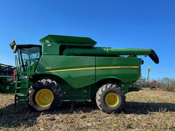 Main image John Deere S670