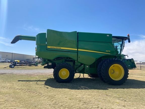Main image John Deere S670