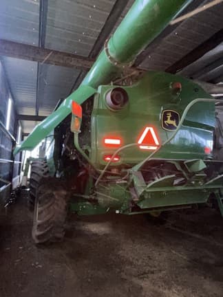 Image of John Deere S670 equipment image 1