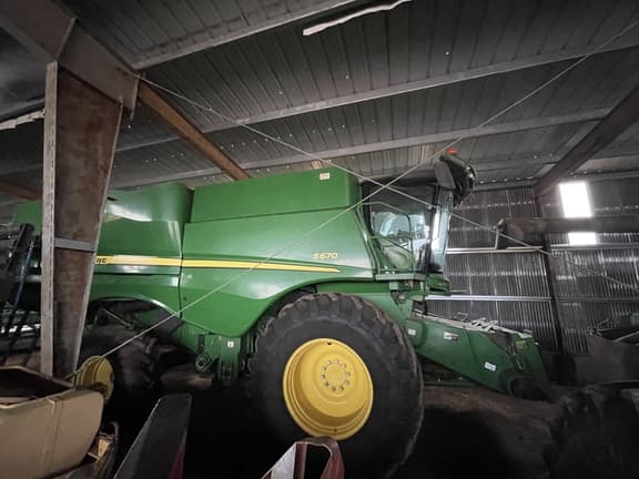Image of John Deere S670 equipment image 2