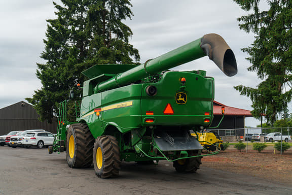 Image of John Deere S670 equipment image 3