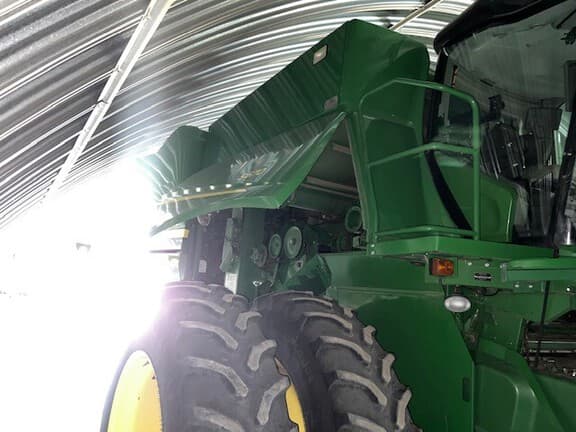 Image of John Deere S670 equipment image 4