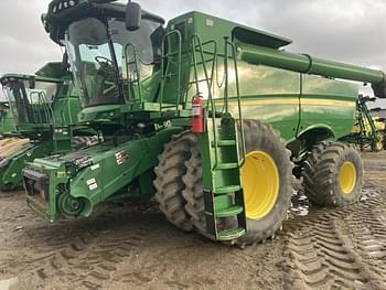 2016 John Deere S670 Equipment Image0