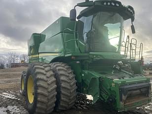 Main image John Deere S670 1