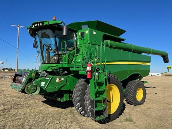 Main image John Deere S670