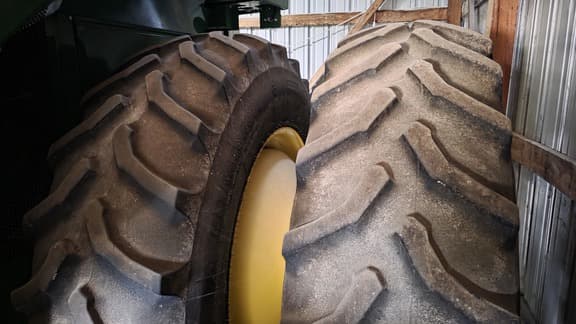 Image of John Deere S670 equipment image 4