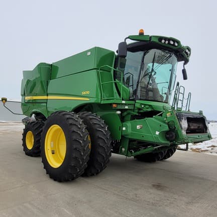 Image of John Deere S670 equipment image 4