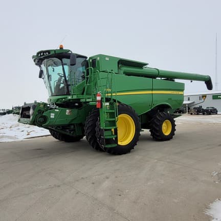 Image of John Deere S670 Primary image