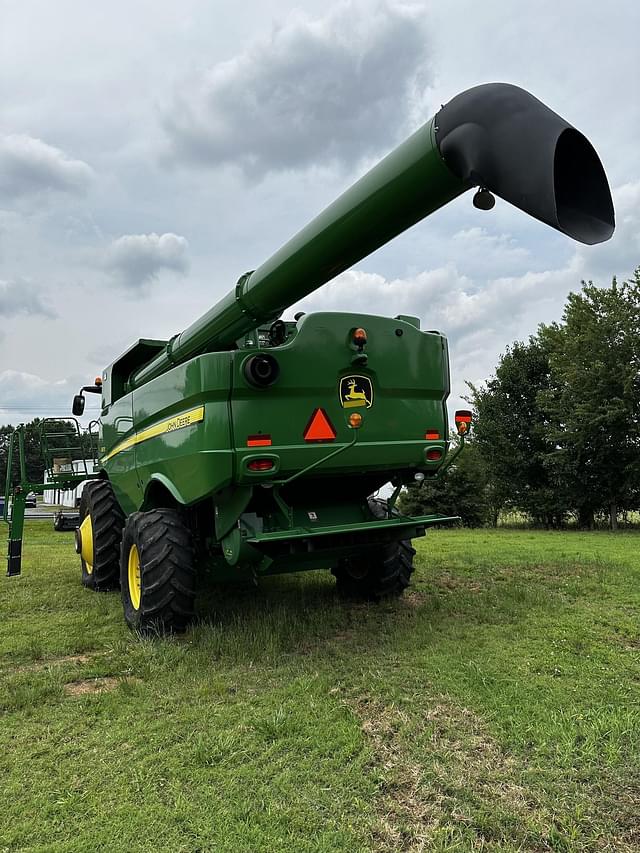 Image of John Deere S670 equipment image 3