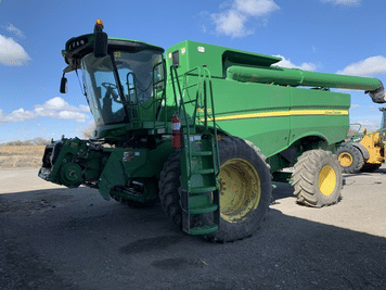 Main image John Deere S670