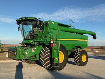 Main image John Deere S670