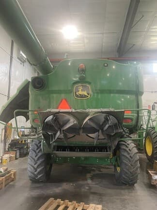 Image of John Deere S670 equipment image 4