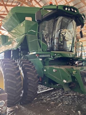 2016 John Deere S670 Image