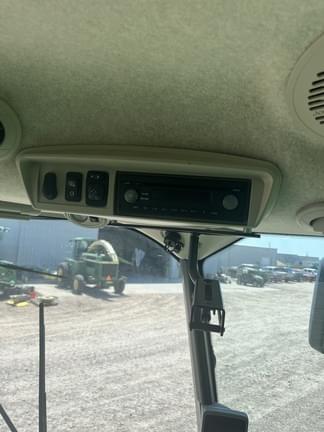 Image of John Deere S670 equipment image 2