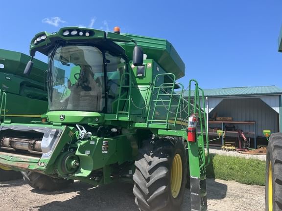 2016 John Deere S670 Equipment Image0