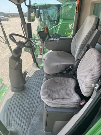 Image of John Deere S670 equipment image 1