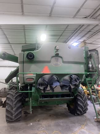 Image of John Deere S670 equipment image 4