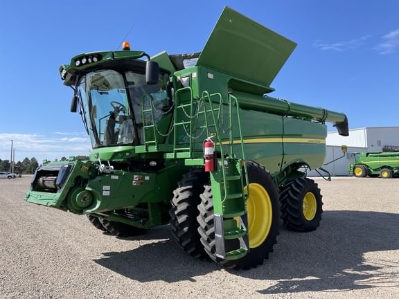 Main image John Deere S670