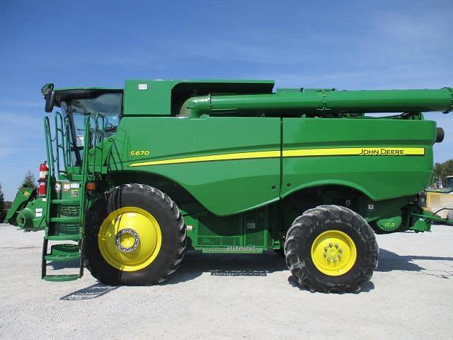 Image of John Deere S670 equipment image 2