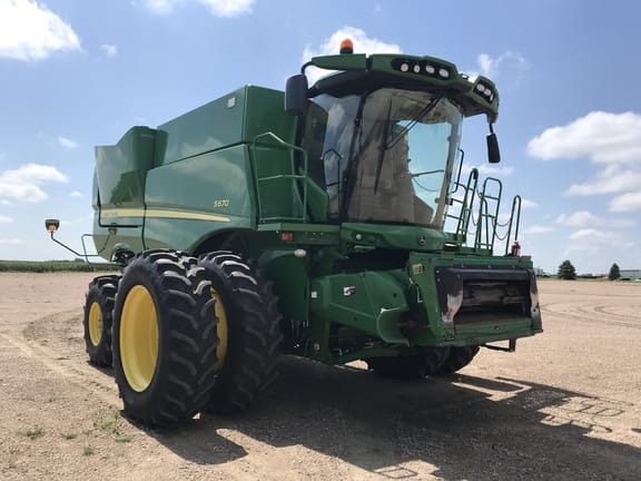 Main image John Deere S670