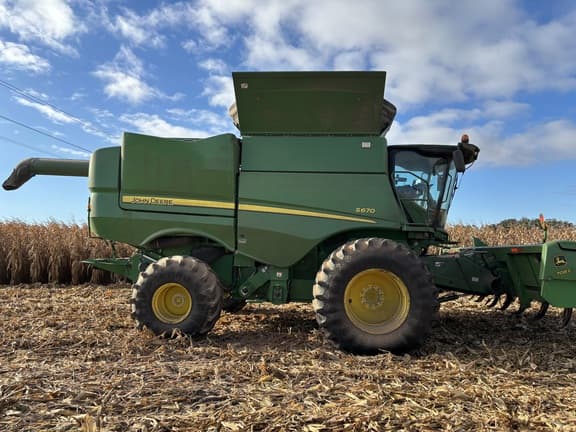 Image of John Deere S670 Primary image