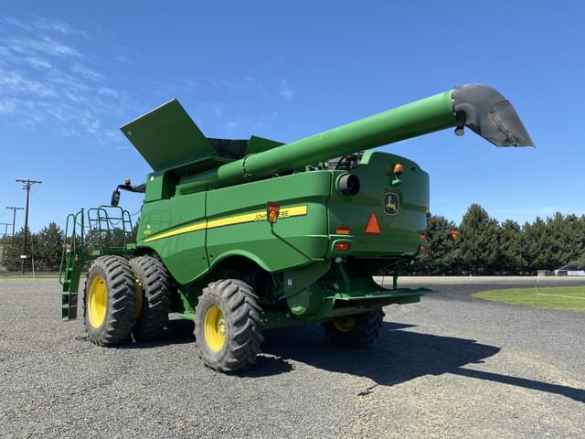 Image of John Deere S670 equipment image 3