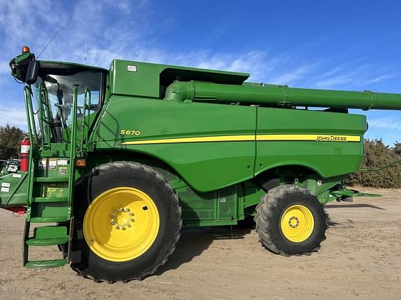 Image of John Deere S670 equipment image 4