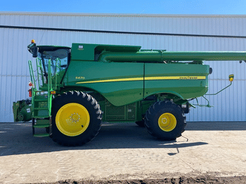 Main image John Deere S670