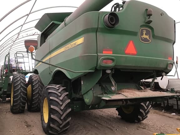 Image of John Deere S670 equipment image 2