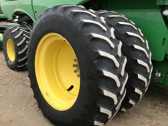 Image of John Deere S670 equipment image 3