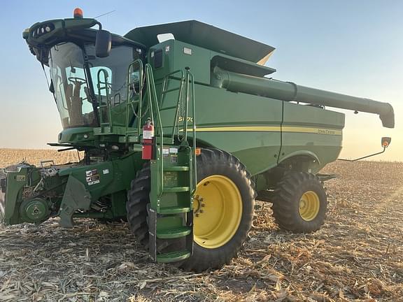 Image of John Deere S670 equipment image 1