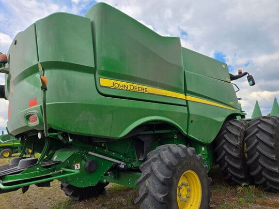 Image of John Deere S670 equipment image 2