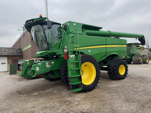 Main image John Deere S670