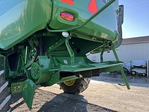 Main image John Deere S670 10