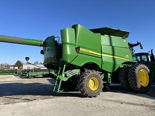 Main image John Deere S670 4