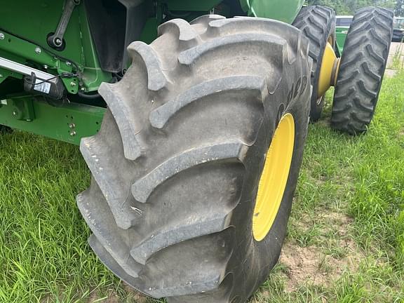 Image of John Deere S670 equipment image 4