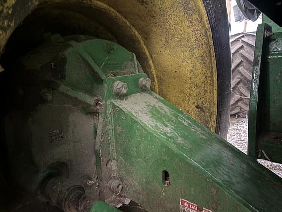 Image of John Deere S670 equipment image 4