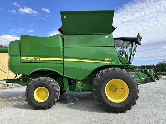 Image of John Deere S680 equipment image 1