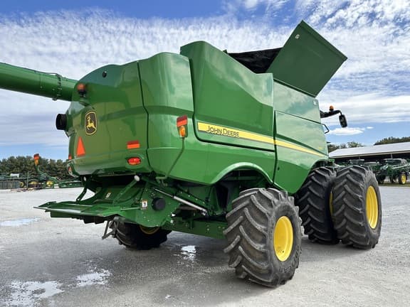 Image of John Deere S680 equipment image 2