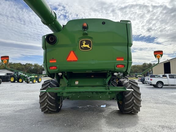 Image of John Deere S680 equipment image 3